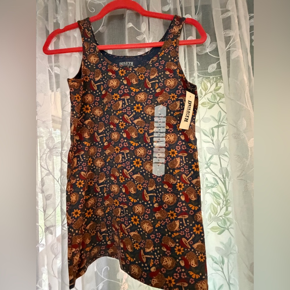 Duluth Trading Co hedge hogs Tank Top with mushroom Accents